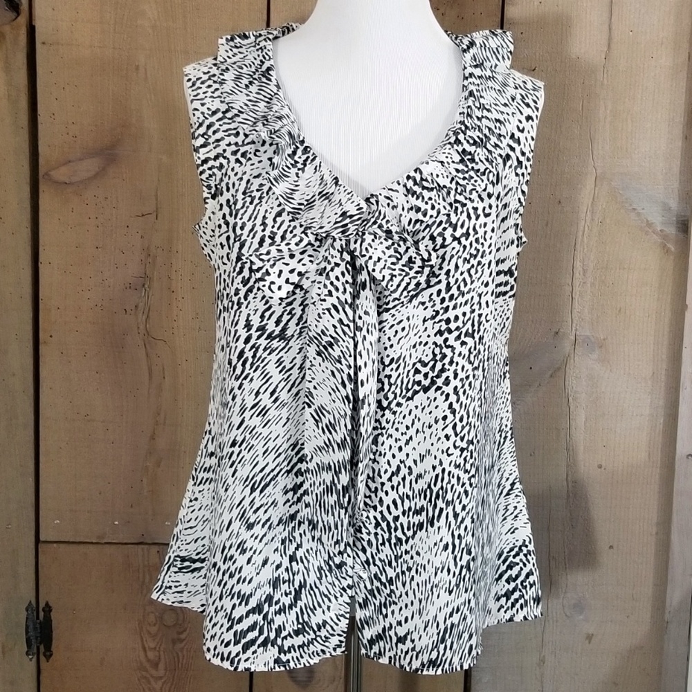 Banana Republic Ruffled Neck Button Bow Sleeveles